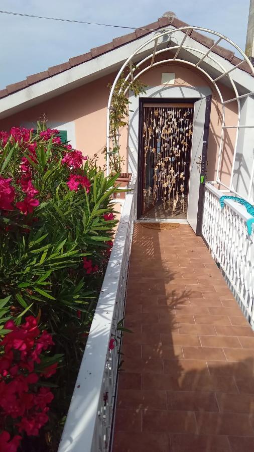 Villa Mansarda A Noli Exterior foto